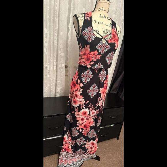 Floral Print Sleeveless Maxi Dress - Picture 2 of 2